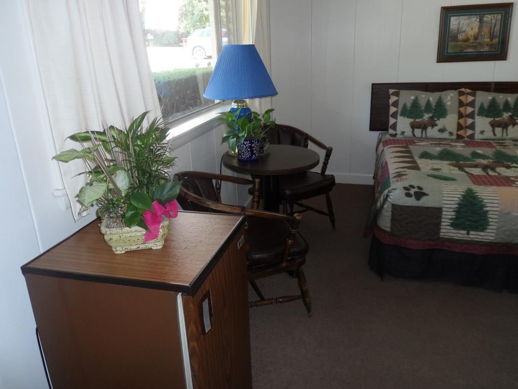 White Oak Motel & Cottages Holderness Phòng bức ảnh