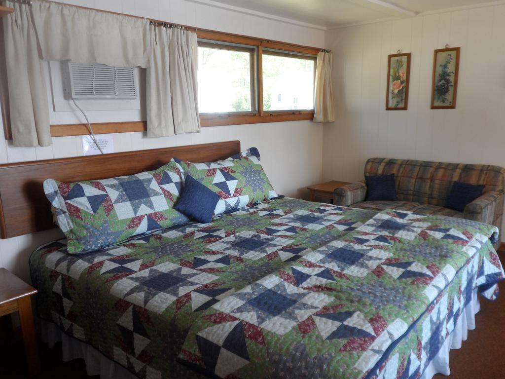 White Oak Motel & Cottages Holderness Phòng bức ảnh